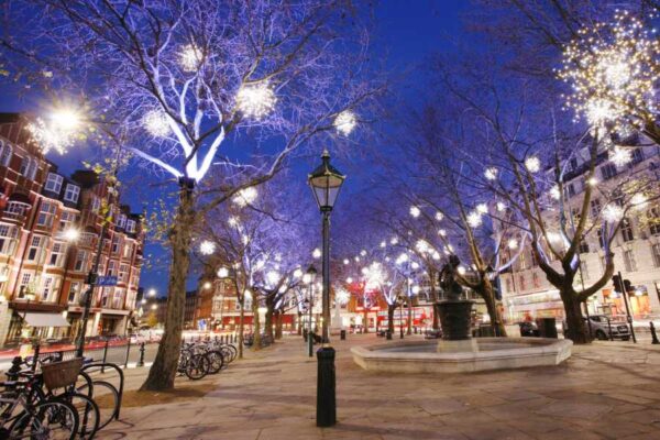 AGA TRAVEL IS PART OF THE BAREFOOTPLUS Christmas Eve: Leeds Castle, Canterbury Cathedral & Dover with Lunch