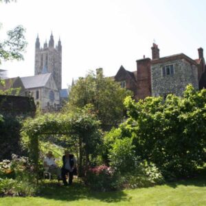 AGA TRAVEL IS PART OF THE BAREFOOTPLUS Boxing Day: Leeds Castle, Canterbury Cathedral & Dover with Lunch