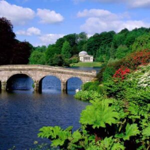 AGA TRAVEL IS PART OF THE BAREFOOTPLUS England and Scotland by Rail - 11 Days